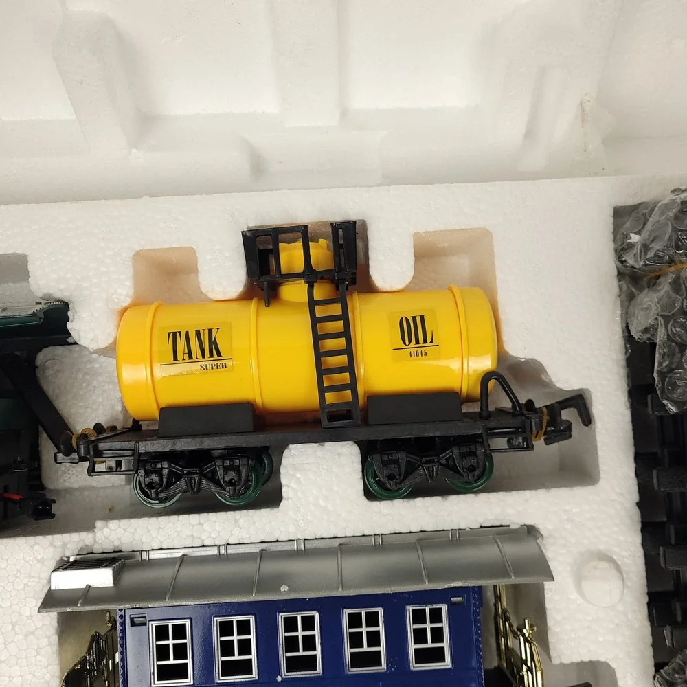 Eastern Express Train Set Battery Operated Xiesheny #10222 w/ 16 Pcs Track NOB